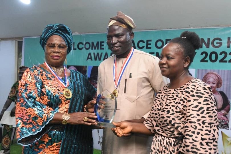 PCO Olabisi Dennis gets Living Hero Award