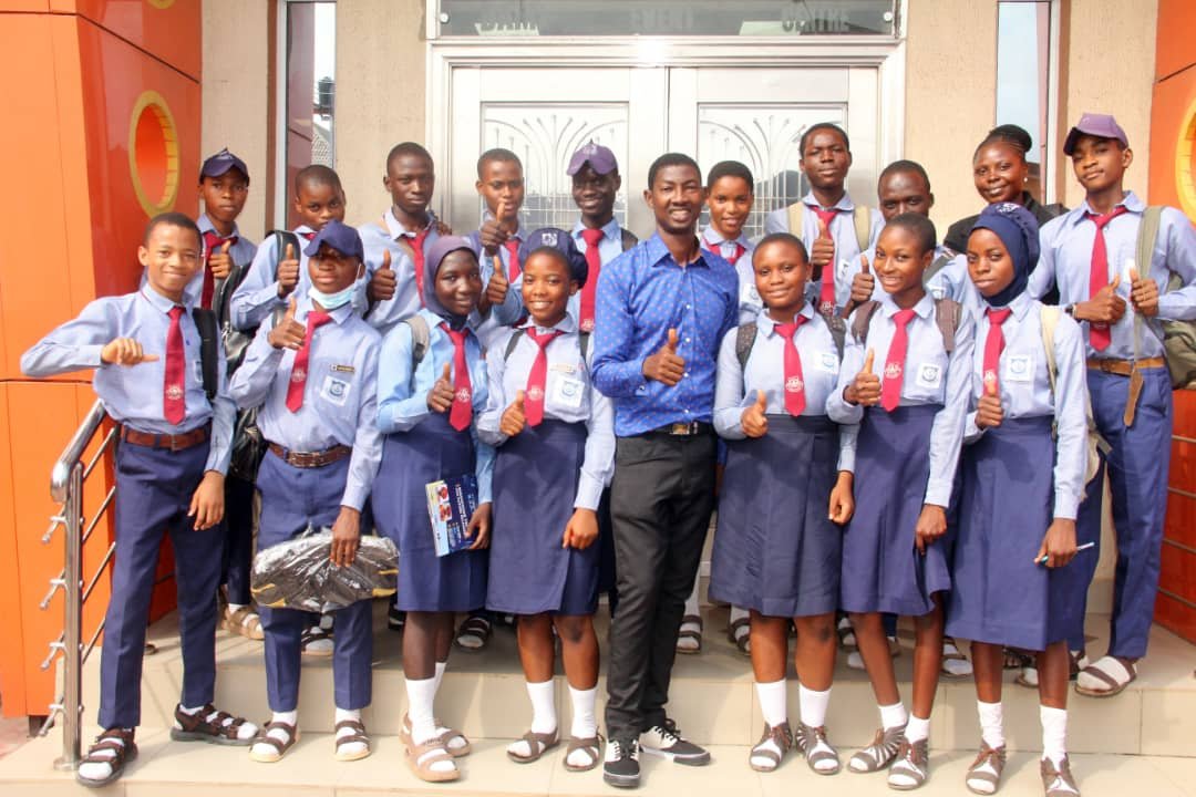 Photo: Agege journalist, Adewale Adeleye spurs students to greatness, holds 10th post-secondary conference