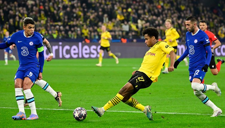 Dortmund sink Chelsea in Champions League round of 16