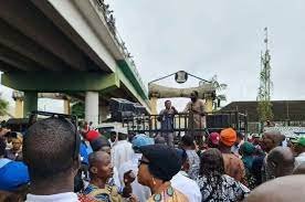 Protesters beat civil servant over non-compliance with NLC directive in Oyo