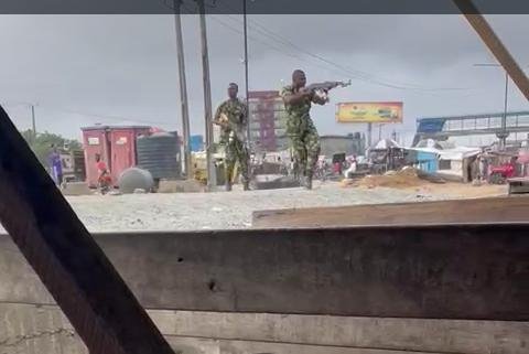 Man dies as soldiers clash with ‘Omo Onile’ in Lagos