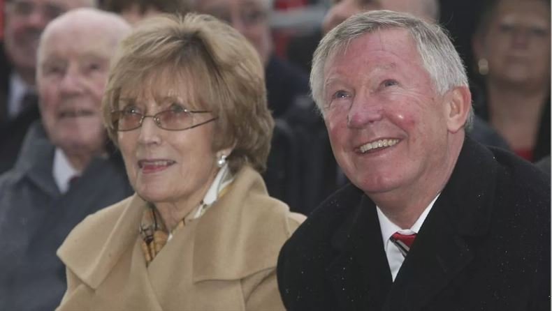  Former Manchester United Coach, Sir Alex Ferguson loses wife