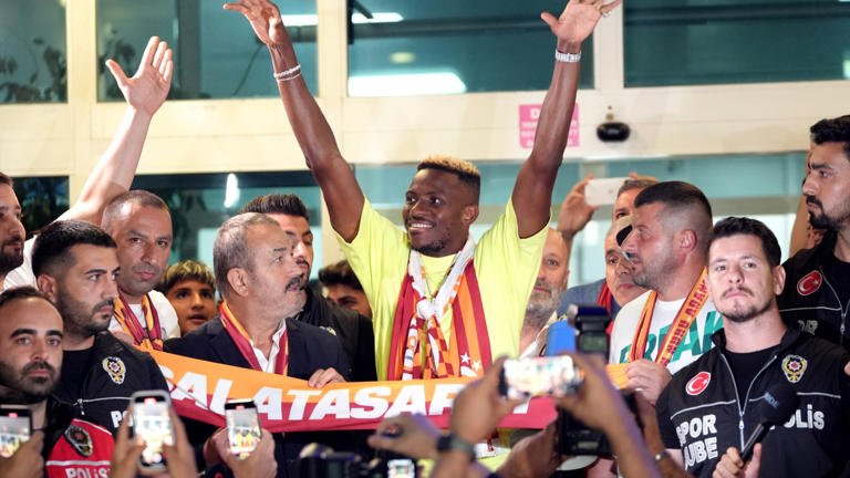 Victor Osimhen receives hero’s welcome from Galatasaray fans